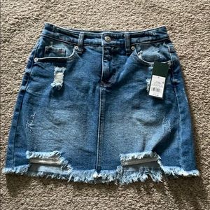 Size 0 never worn denim skirt